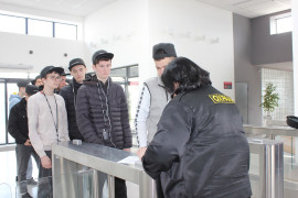 Думаю, стану как папа, сварщиком!