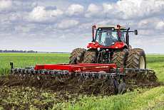 Обработка залежных земель техникой Ростсельмаш