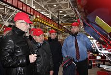 Белорусские фермеры побывали на производстве Ростсельмаш