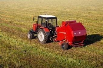 Round baler Pelikan